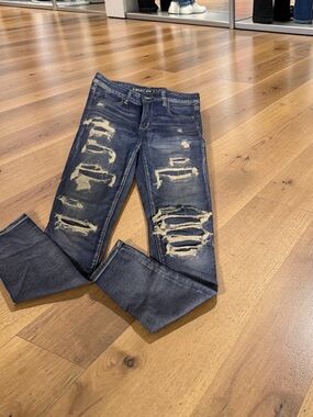 American Eagle Outfitters Distressed Dark Blue Skinny Jeans size 8